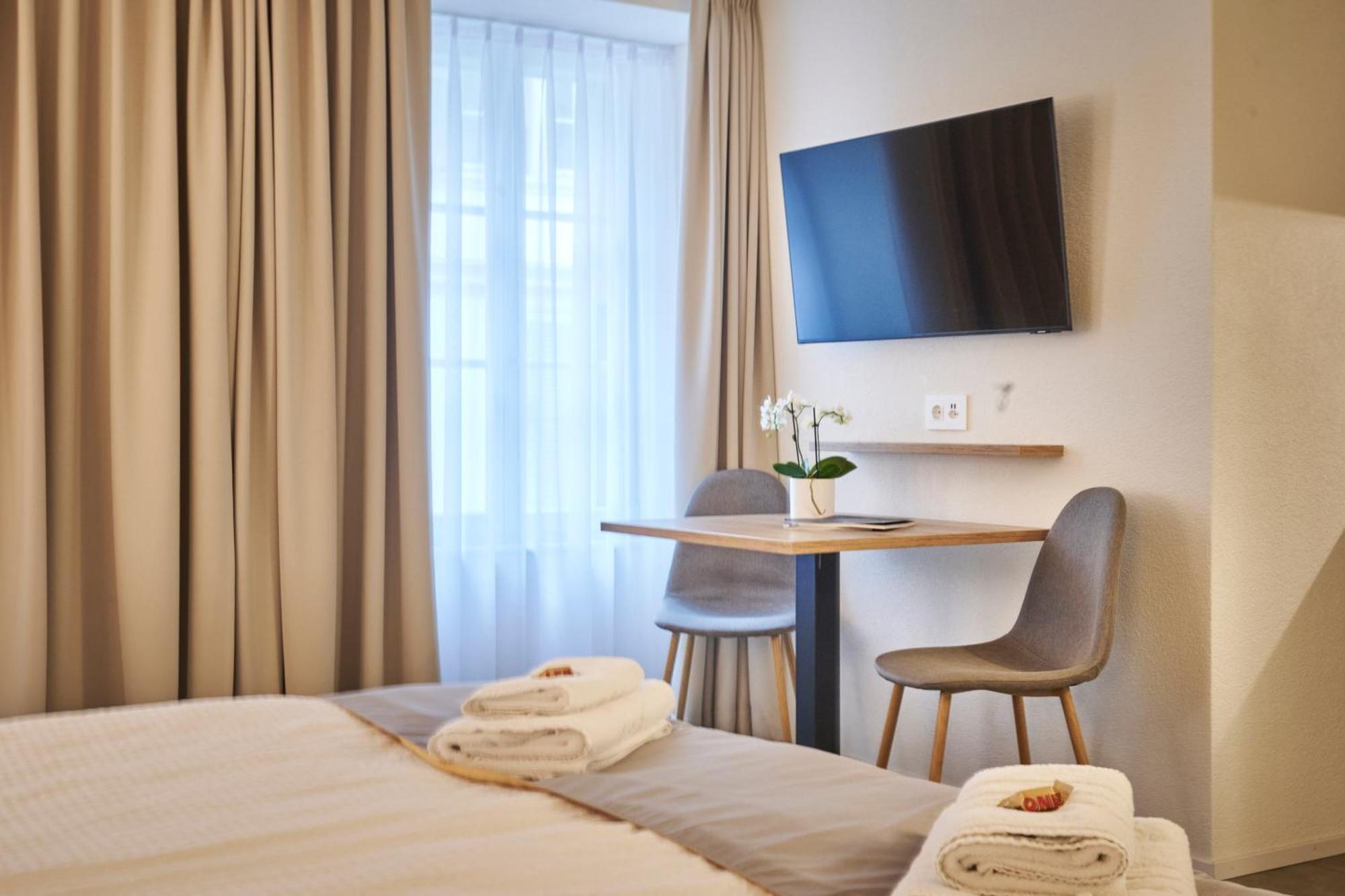 Aparthotel Krone - Self Check-In Unterseen Εξωτερικό φωτογραφία