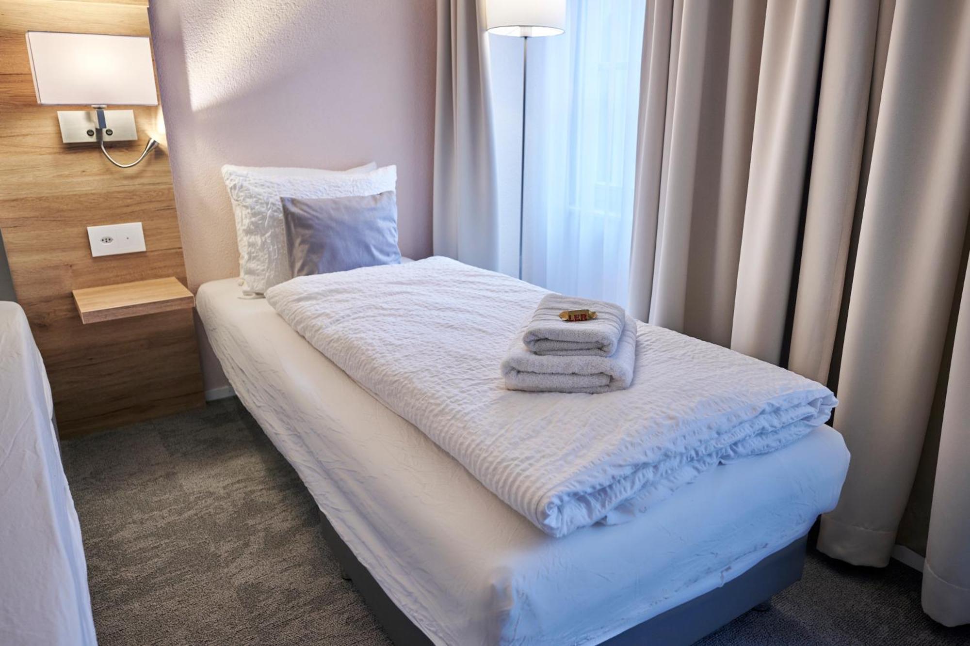 Aparthotel Krone - Self Check-In Unterseen Εξωτερικό φωτογραφία
